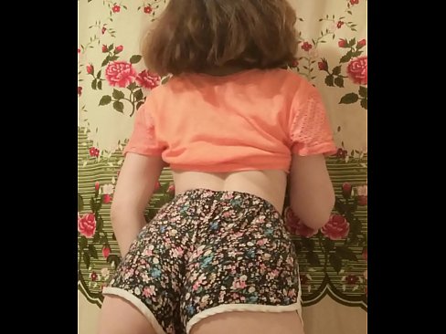 ❤️ Sexy junges Babe zieht ihre Shorts vor der Kamera aus ❤️ Porno fb bei uns