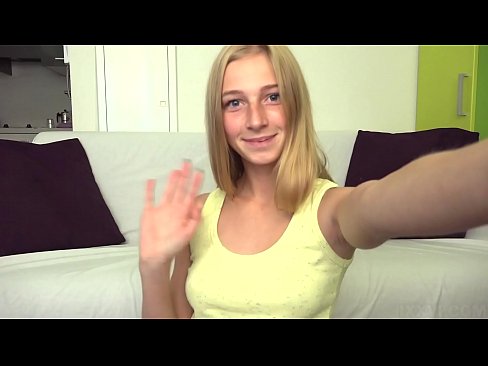 ❤️ Wenn ich gelangweilt bin, masturbiere ich faul meine rosa Muschi ❤️ Porno fb bei uns