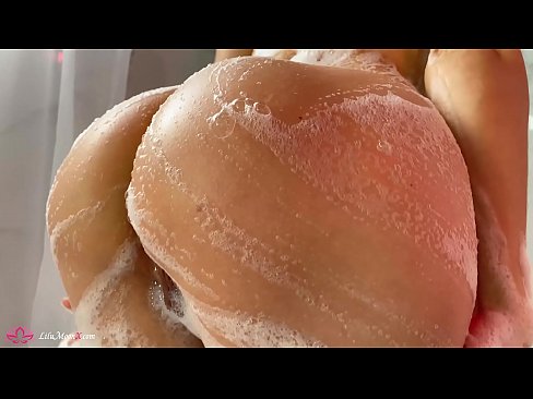 ❤️ Brünette masturbiert Muschi mit Vibrator zu intensivem Orgasmus in der Dusche ❤️ Porno fb bei uns