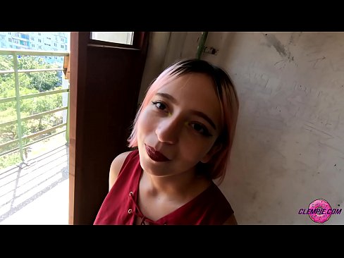 ❤️ Studentin saugt einen Fremden im Outback - Sperma auf seinem Gesicht ❤️ Porno fb bei uns